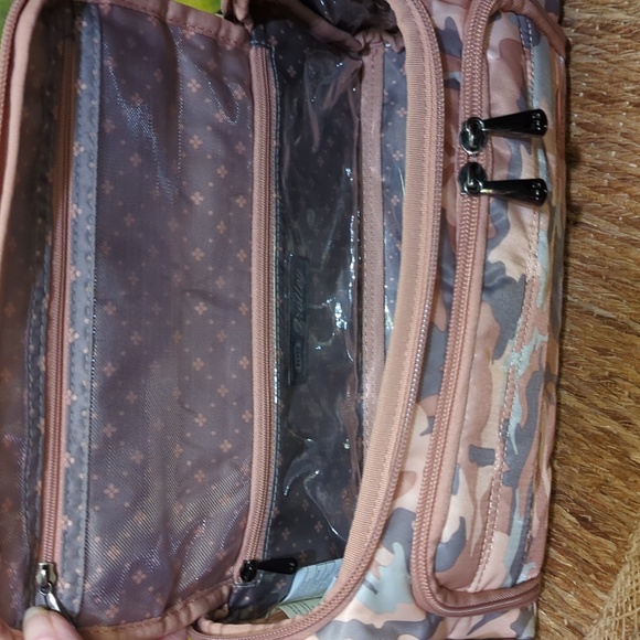 Lug Blush Camo Trolley Carryall Bag - Picture 7 of 12
